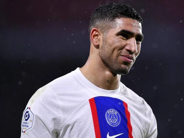 النجم المغربي حكيمي يغيب عن مباراة فريقه الباريسي في الدوري المحلي بداعي الإصابة