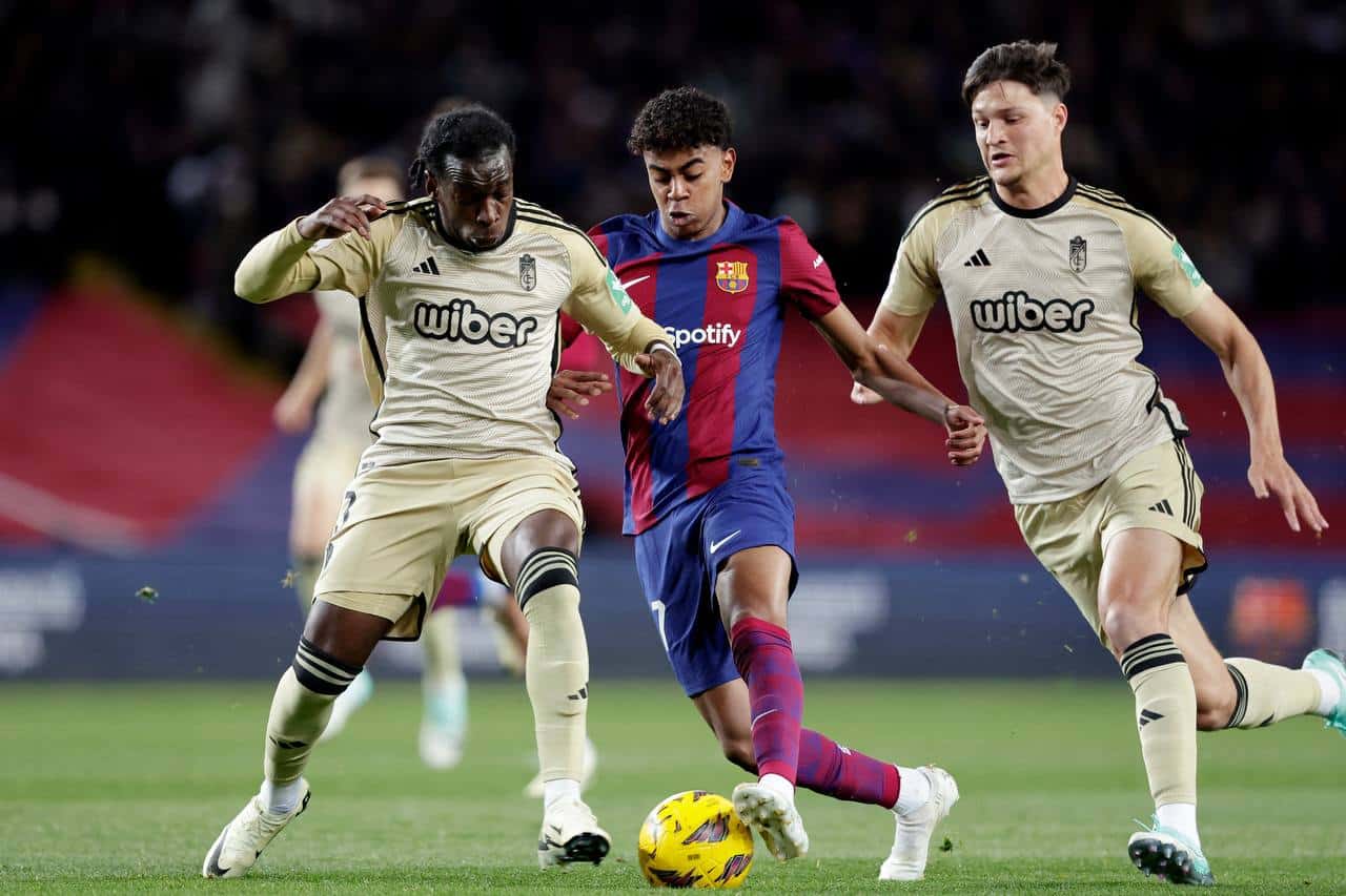 تقييم لاعبي برشلونة ضد غرناطة في الدوري الإسباني