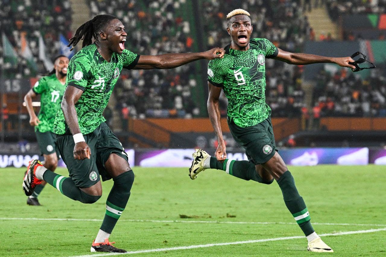 مدرب نيجيريا: نستحق الفوز ضد جنوب إفريقيا.. والآن نركز على حصد اللقب